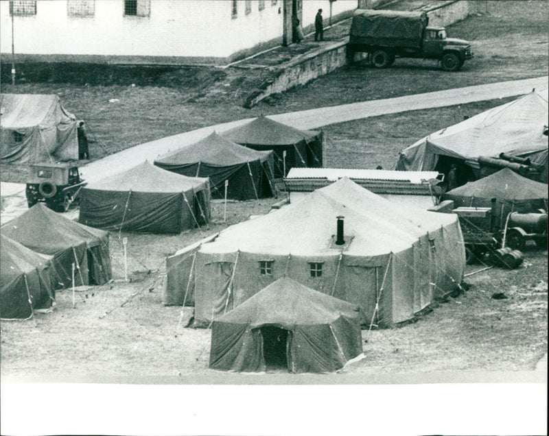 1990 COMMUNIST PRESS SOVIET ARMY CAPITAL - Vintage Photograph