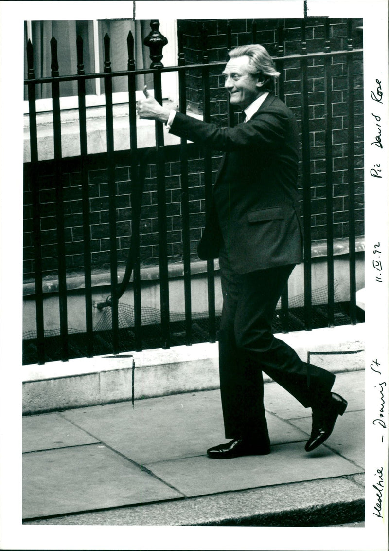 Heselnie -Doans St 11.9.92 Pic Dourd Rose LANDSCAPE STAFF - Vintage Photograph