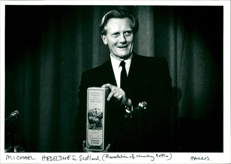 Bottle HESEDNEn Scotland ( Presentation of Wunshing LANDSCAPE STAFF - Vintage Photograph