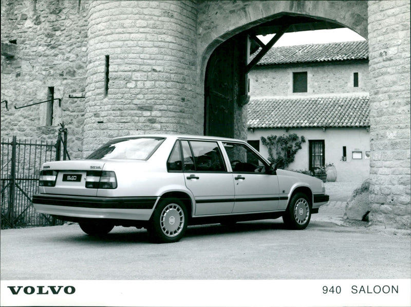 940 vo 940 S VOLVO
DI AUG MI SEP DO OKT FR / NOV SA 26-3 - Vintage Photograph