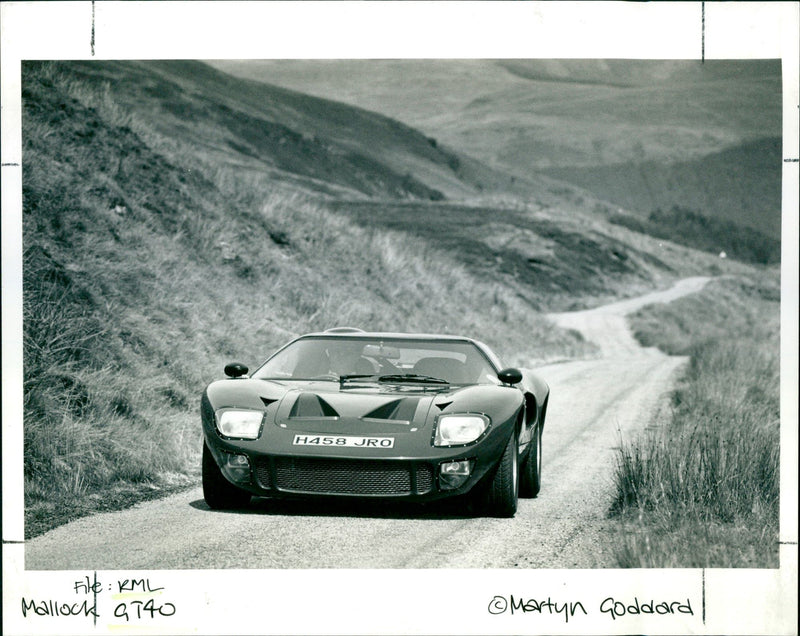 H458 JRO Re : - GT40 Martyn Goddard
C WK Z MITS 159 X 100
camp - Vintage Photograph