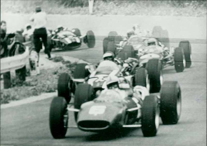 LOS DRIVERS PREMIER BELGIQUE PROLO PLAN CRE VIRAGE SURTEES JOHN GRAND - Vintage Photograph