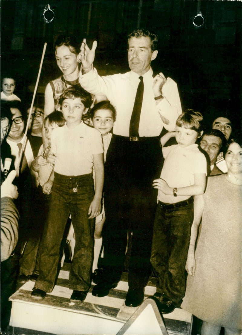 1970 ZREPUBLIQUE FRANCAISE POSTES COON MMMM PARIS TENUE GEZIA SCHREIBER WENT JEAN - Vintage Photograph