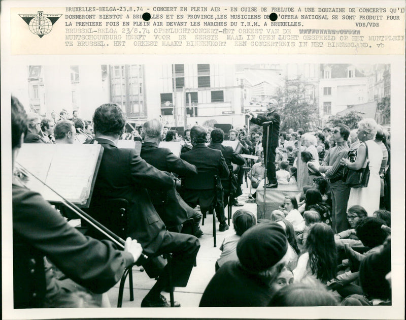 1974 PICTURE BRUXELLES GREVISTES FAIM OPERA PREMIERE PETER CONCERT NATIONAL - Vintage Photograph