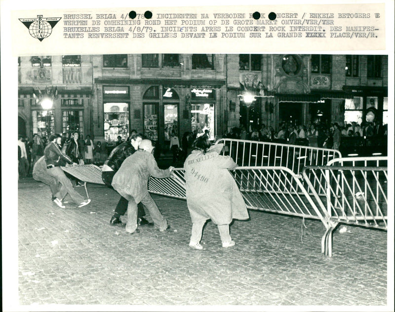 1979 ROCK CONCERT - Vintage Photograph