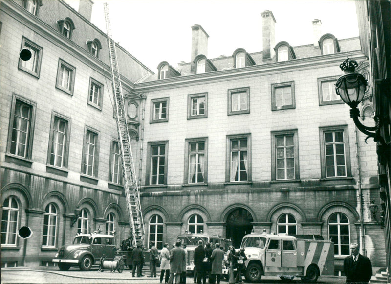 1974 PALAIS ELISABETH ELLES SCHADE DAN ETE UNDERBRUNG HALL SEST SET MUSIC ROYAL - Vintage Photograph