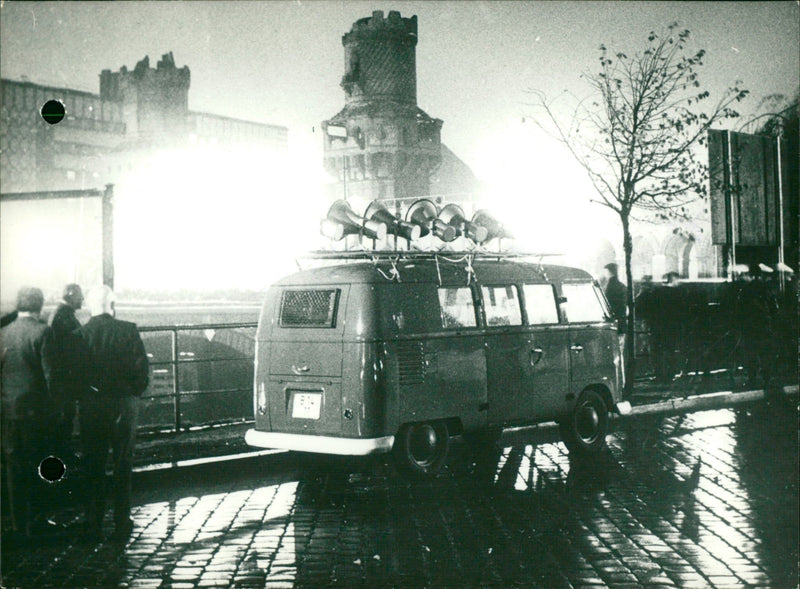 The (cold) war through loudspeakers. - Vintage Photograph