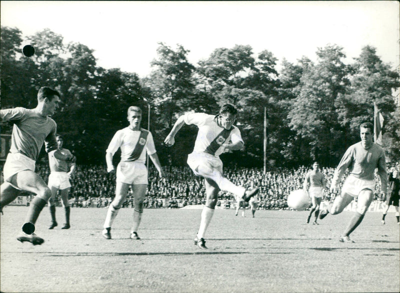 GAOL SERA VOICI ANDERLECHT BEARSHOT MAIS OTHER ANNULE DELLA FOOTBALL - Vintage Photograph