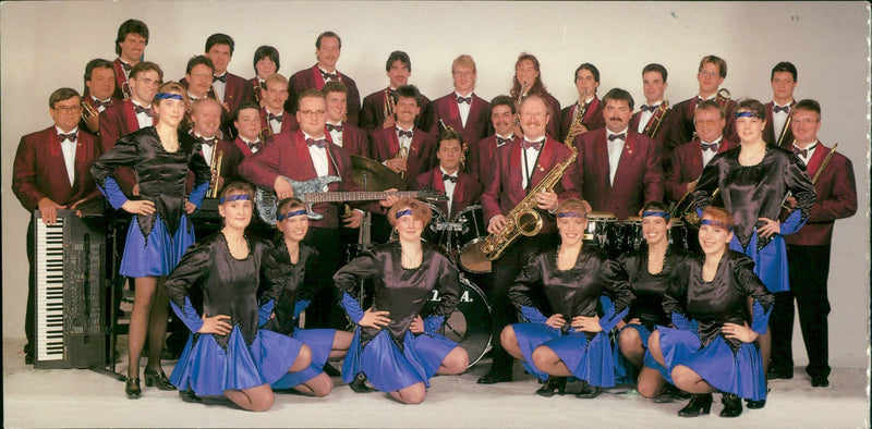 1999 MUSIC STUDIO YAMAHA MEJDA GASTSTATTE HUTH HAMMES SOCIAL SPACE PEO BAND - Vintage Photograph
