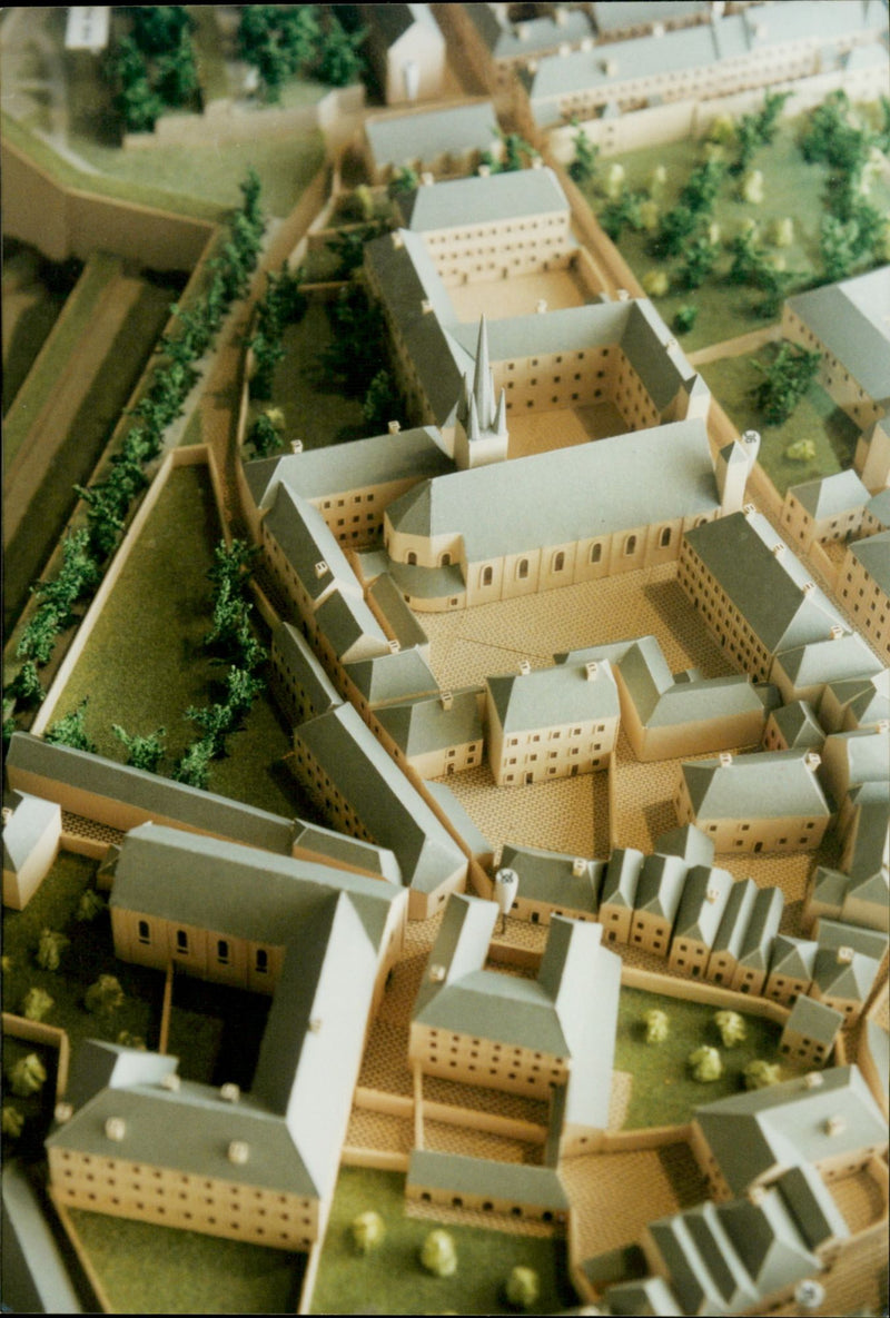 LUXAIR TOPOHOS AGER ANOUK CIRCLE GODINE PREDAM SAFA MODEL ANTONY - Vintage Photograph