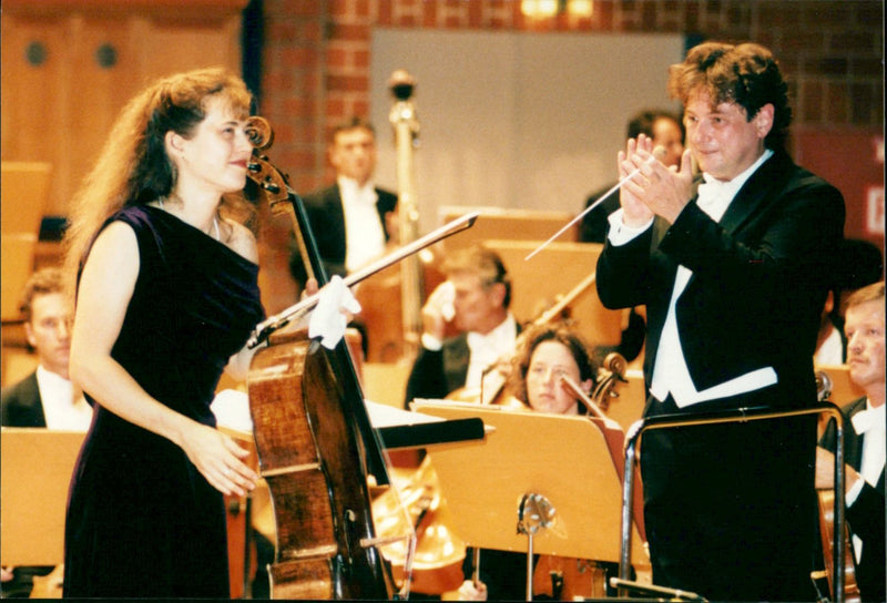 1999 DAVID CONCERT - Vintage Photograph