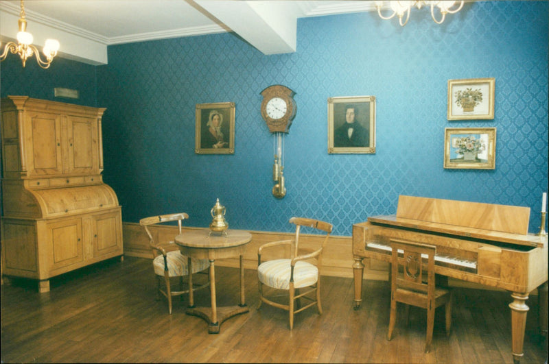 ANOUK ANTONY LUCBOR NUSEE MATTE HISTORY AND AUT EXHIBITION INTER - Vintage Photograph