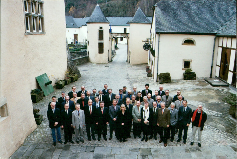 ELIANE DROT GORSE PAGE LEGEND MERITANT YES VOICE ULOHI COS COL DATE FRANCE - Vintage Photograph