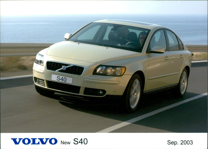S40 VOLVO New S40 Sep. 2003
to Use Ants du nde f . F - Vintage Photograph