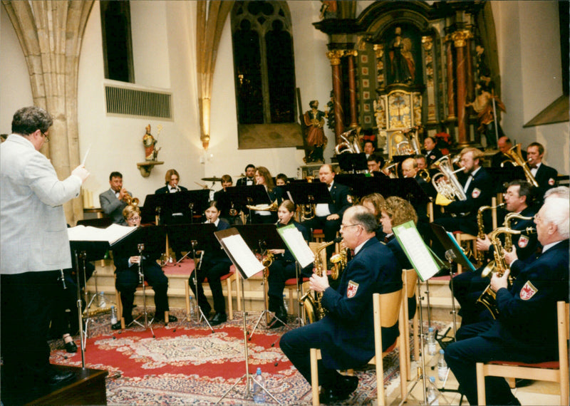 STOP SILENCE REVIEW PAGE BERTROUPS LEGEND FELA YES DISEWISCOURT VOIC CONCERT - Vintage Photograph