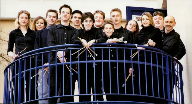 HEADING YES PAGE SUISLEN PERKUSSIMO COLLAR KLASSEN CONTACT QUADRI LAMODELA - Vintage Photograph