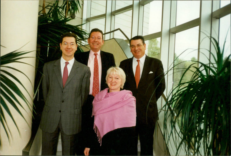 HEADING YES CON PAGE MODELO COL QUADRI PLANNED ECOSI CCE DATE - Vintage Photograph