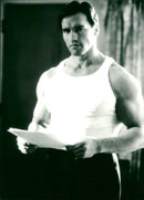 ARNOLD SCHWARZENEGGER RENTAL CINEVOX HEROES - Vintage Photograph