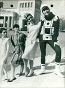 SNDA THESE ROBE MODELS MUNICH ITALY IHO ARE SUBJECTS CREATED WINTER STAX - Vintage Photograph