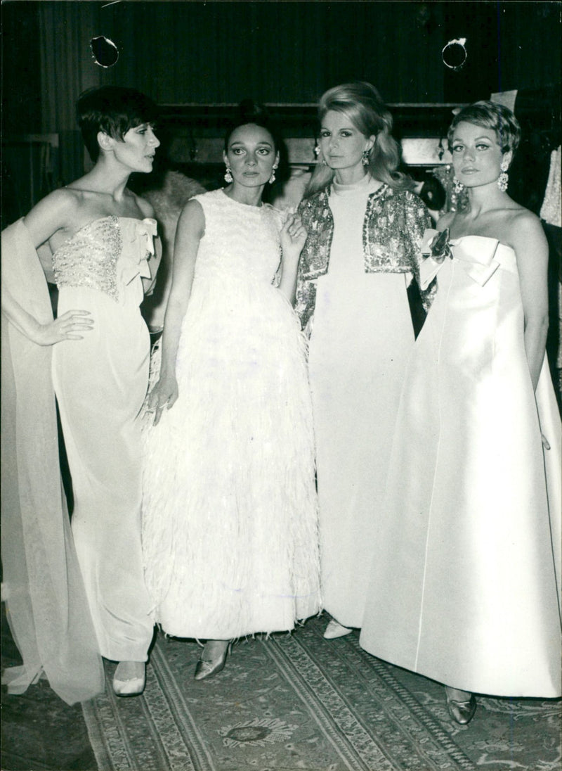 RIGHT CYTHERE PRESENT DRESSES COUTURE OUR FREDERIQUE BRUSSELS MODELS ANSWE - Vintage Photograph