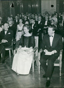 MARBLE NIGHT OUR BRUSSELS CONCERTO MANY DENS PERSONNALITES SOLOISTES ROYAL - Vintage Photograph