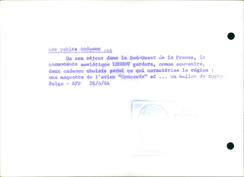 MODEL REGION FRANCE LITTLE RUGBY BALLOON CHOSEN PLANE GIFTS AFP - Vintage Photograph