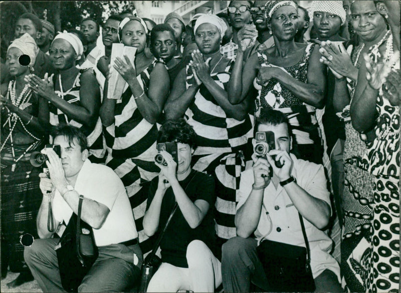 WORLD SEE OCCASION INDIGENES ACTION AIR PERMANENT DAKAR PERFORM FESTIVAL - Vintage Photograph