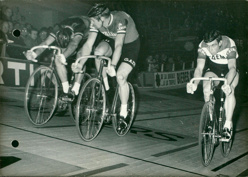 1969 FORT DISPUTE PETER EUROPE UCBE CYCLISM ANNAH PATRICK AROITE HER ROBERT - Vintage Photograph