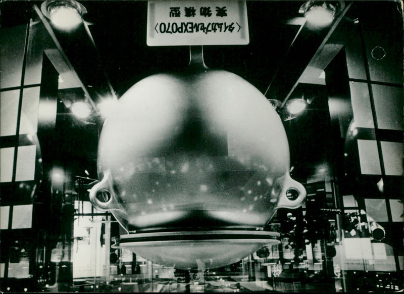 1970 MODEL PLACES EXHIBITS THESE MOST PRESENE OUR LOS CAPSULE TEMPS COMMER - Vintage Photograph