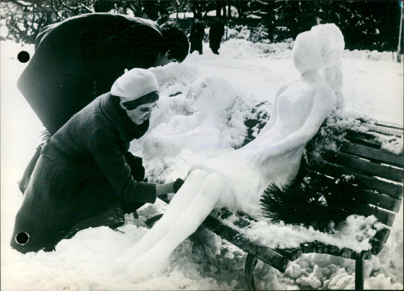 1970 THAT ECHO FELL MODEL DODDG STATUES ABUNDANTLY VOT EPHEMERAL GRACEFUL - Vintage Photograph