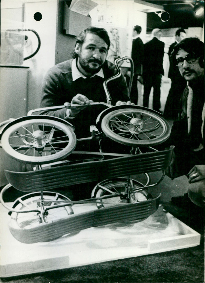 SALON STOCKHOLM MODEL THESE PEDALE ONES SUA YEARS CARS ECHO ARE SETS SLUNE - Vintage Photograph