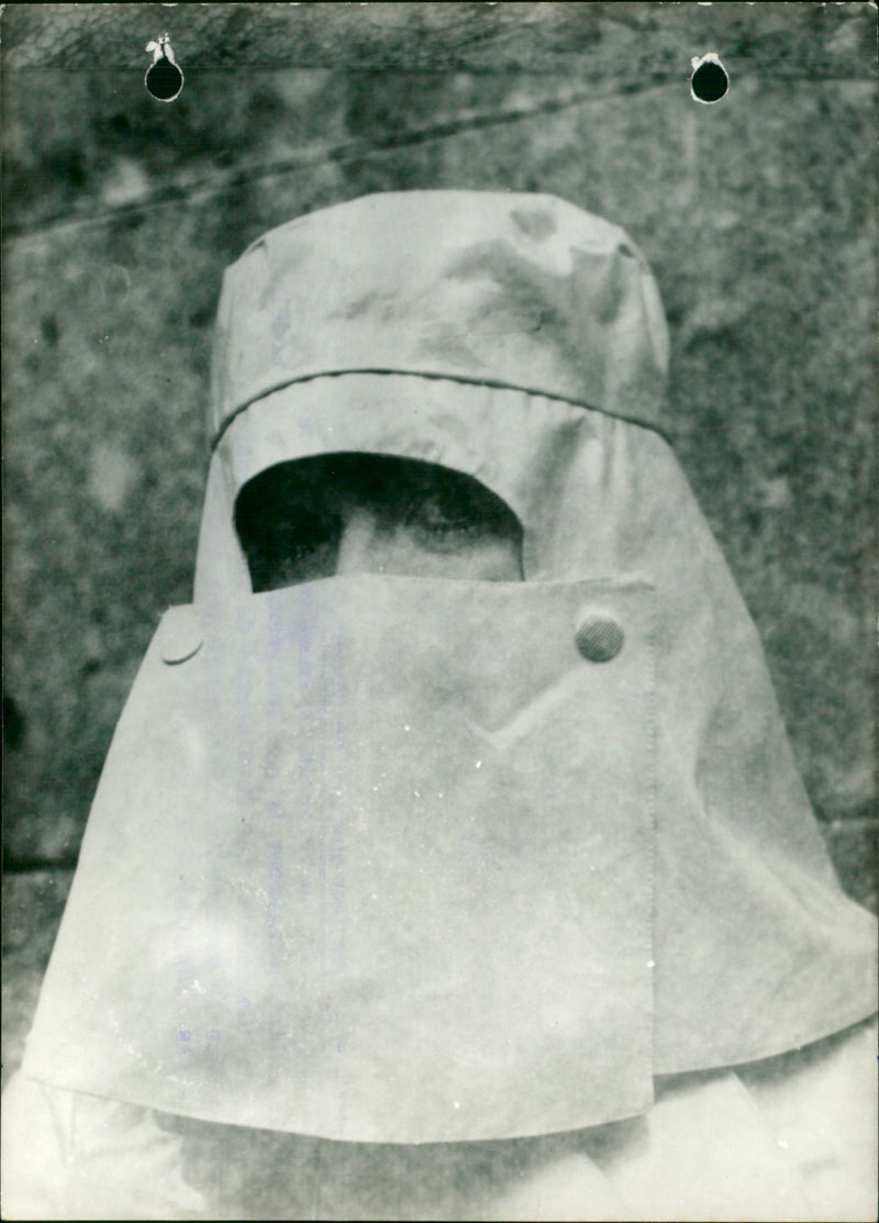 1969 MODEL SUMMER ANY PART FALL COLLECTION YASHMAC PAR INSPIRED EYES WHIC - Vintage Photograph