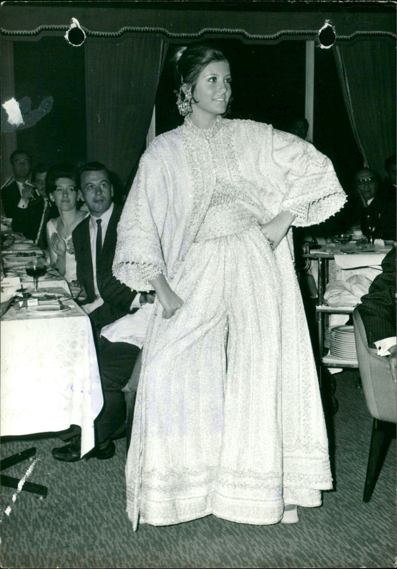 AMBASSAVA MODEL HANDMADE NIGHT OCCASION HOTEL BRUSSELS OXGANISEE PATTERNS - Vintage Photograph