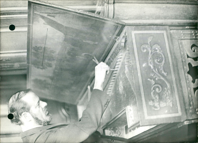 1970 VIRGINALE SIGN USED ARTTVEXPIA GOING JOHANNES PART PREMIERE CONCERT - Vintage Photograph