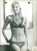 MODEL SUZETTE ELECTION BEIGE REPRESENT YEARS OSAKA CONTE INTERNATIONAL - Vintage Photograph