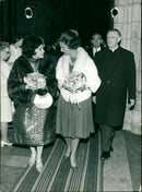 1970 ROMBAUT SHAR SUEN ARRIVAL THEIR FESTIVAL IRAN SHAH CONCERT - Vintage Photograph