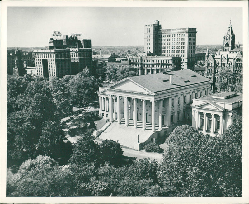 MODEL CAPITAL - Vintage Photograph