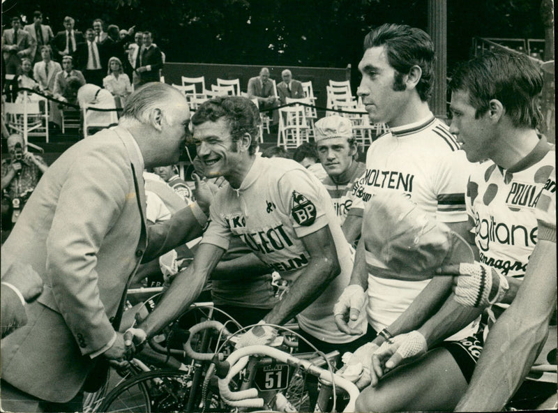 1975 START PRESENT EDDY FRANCE DISPUTE WHISPER CIRCU WIS PARIS FRENCH - Vintage Photograph