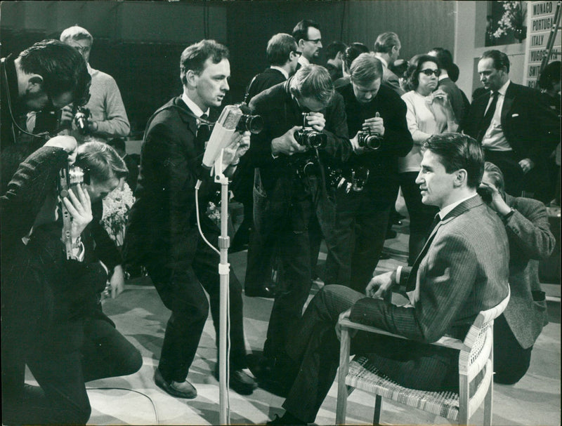 1964 STAGE SINGER ROBERT ITALY CONCERT - Vintage Photograph