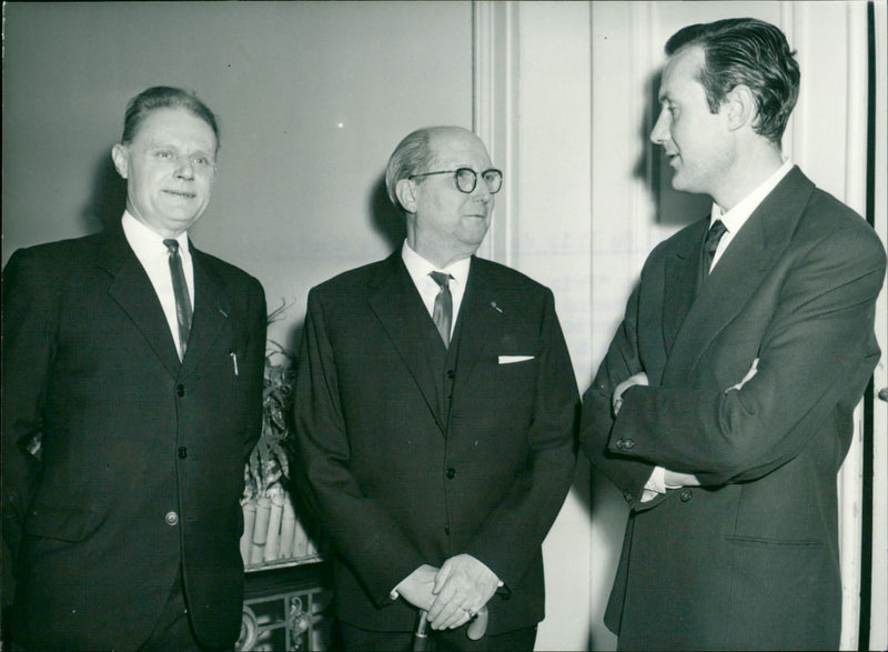 1961 LAUREATS BAERREETS VENT RIGHT LUNCHEON PRESSE CAMERA CONCERTO BEL PRESIDENT - Vintage Photograph