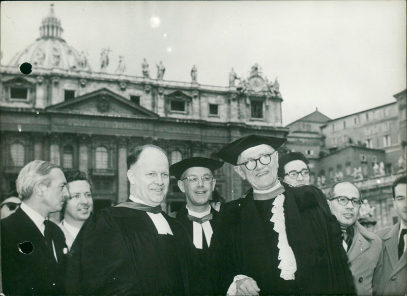 RECEIVED SAW PETERS POPE ANSA SCOTLAND VATICAN CRAIG HEAD THEN AUDIE - Vintage Photograph