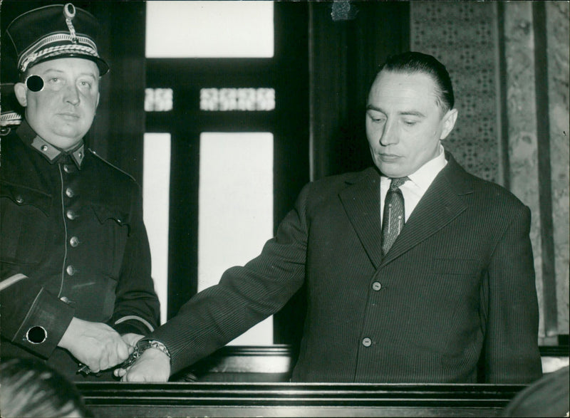 1961 BEGAN STREET PREVOST MANEUVER HOTEL BRUSSELS LELGA YEARS MONDAY PROCEDURE - Vintage Photograph