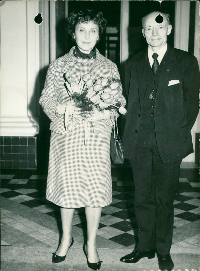 1949 LOUIS WIDOW LUC SHE MONACO PRINCE PARTIES WELCOMED OSTEND GHISLAINE WHO - Vintage Photograph
