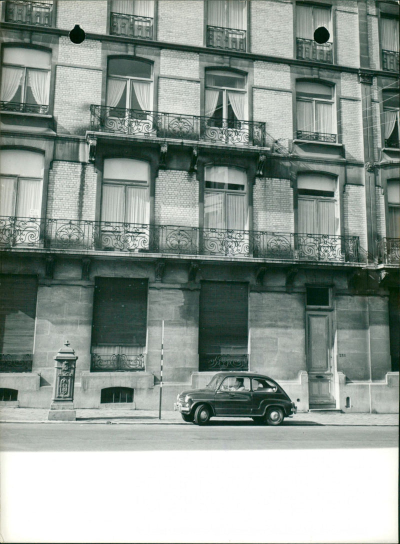 MORNING LOUIS CRIME HAMMER COMMITTED KILLS FRIDAY ALLIES WIFE CUT THIS BEL - Vintage Photograph