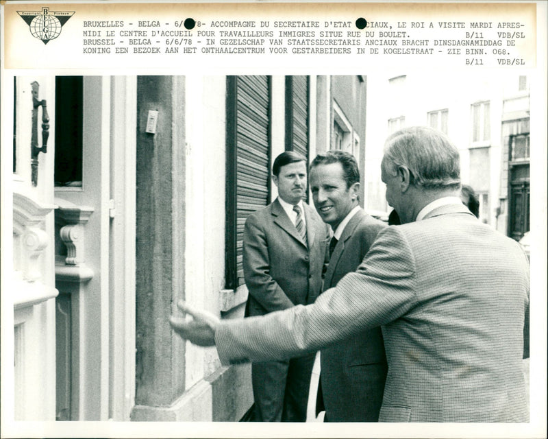 COPYRIE Potere ALHO OGI BRUXELLES / 18- ACCOMPAGNE DU SECRETAIRE D'E - Vintage Photograph