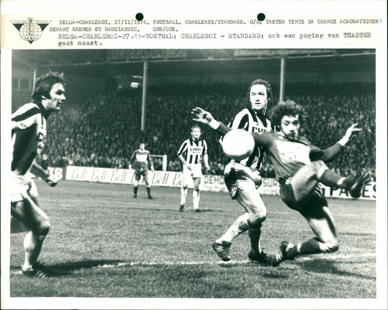 1976 FOOTBALL - Vintage Photograph
