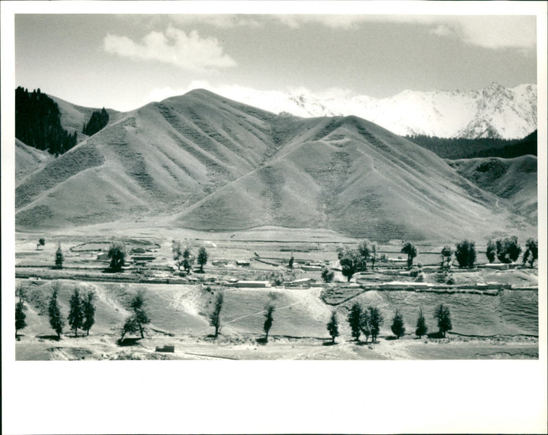 SANTHORN PASININ APARTMENTIN CHINA SIN CHANTAN - Vintage Photograph