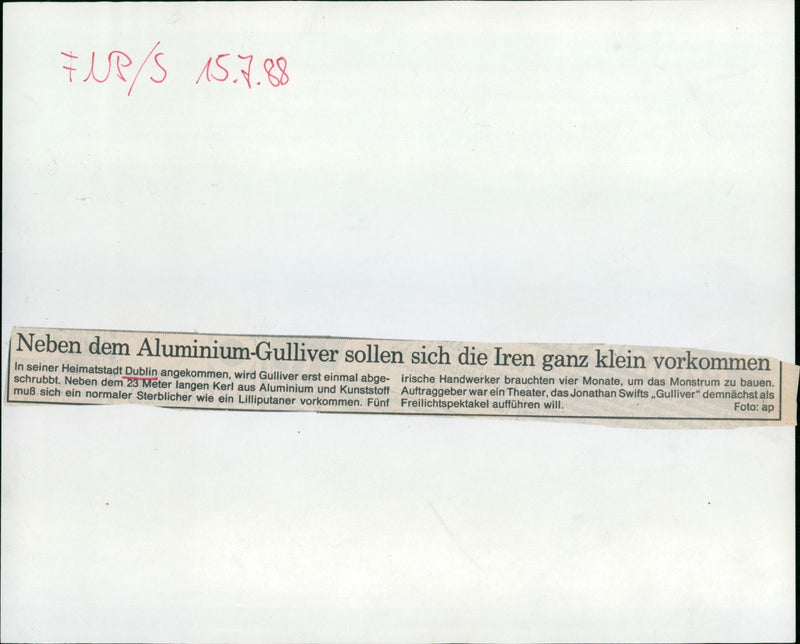 1988 MODEL MADE ALUMINUM AND FIGURE KINGDOM MEMBERS UNITED - Vintage Photograph