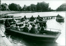 WRITER PARK BES DESSAU OWNS GNSIGIGEN RALE BOATS HAVE STYLE SHE - Vintage Photograph