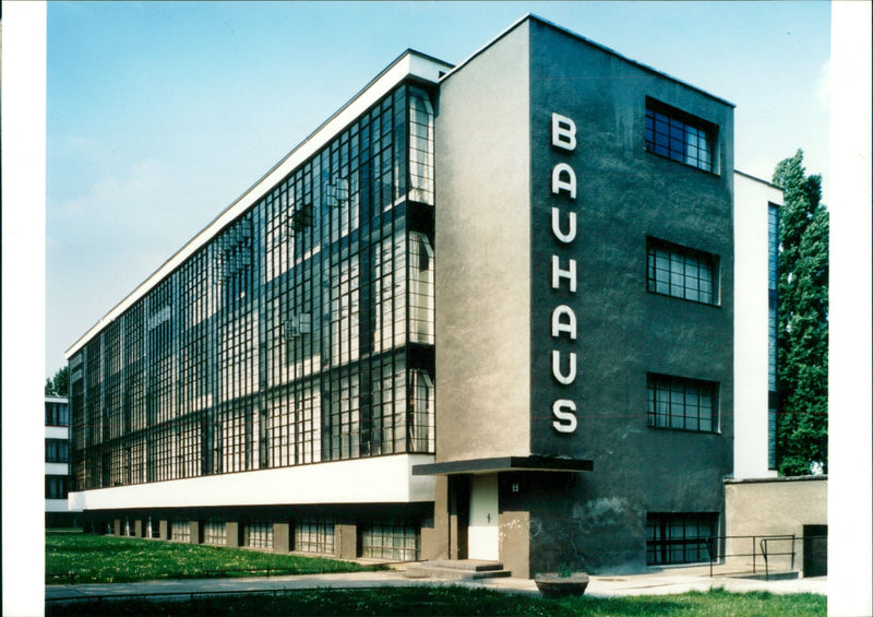 1925 STAATLICHE BAUHAUS DESSAU BUILT AFTER DESIGNS WALTER GROPIU - Vintage Photograph